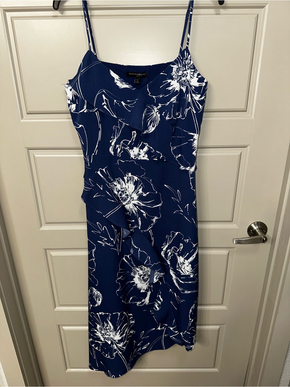 Banana Republic Floral Midi Dress in Blue & White Size 8 Like New - Picture 1 of 5